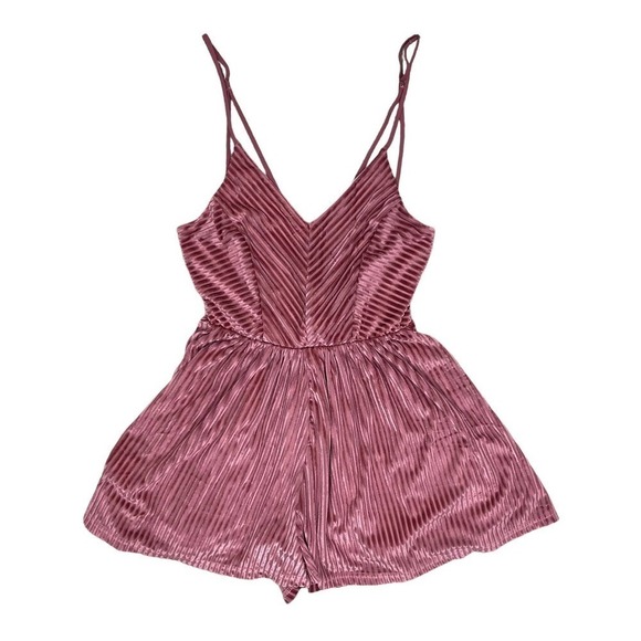 Dress Forum Spaghetti Strap Velour Burgundy Romper Small Fun Flirty Night Out - Picture 2 of 10